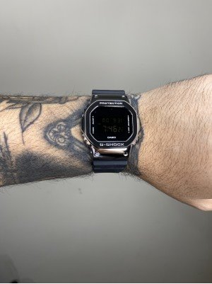 G-SHOCK DW-5600 CAIXA EM AÇO PRATA